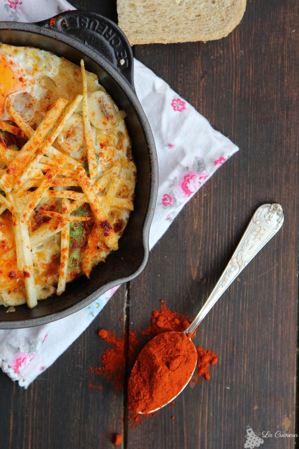 Huevos estrellados con pimentón de la vera Huevos estrellados con pimentón de la vera